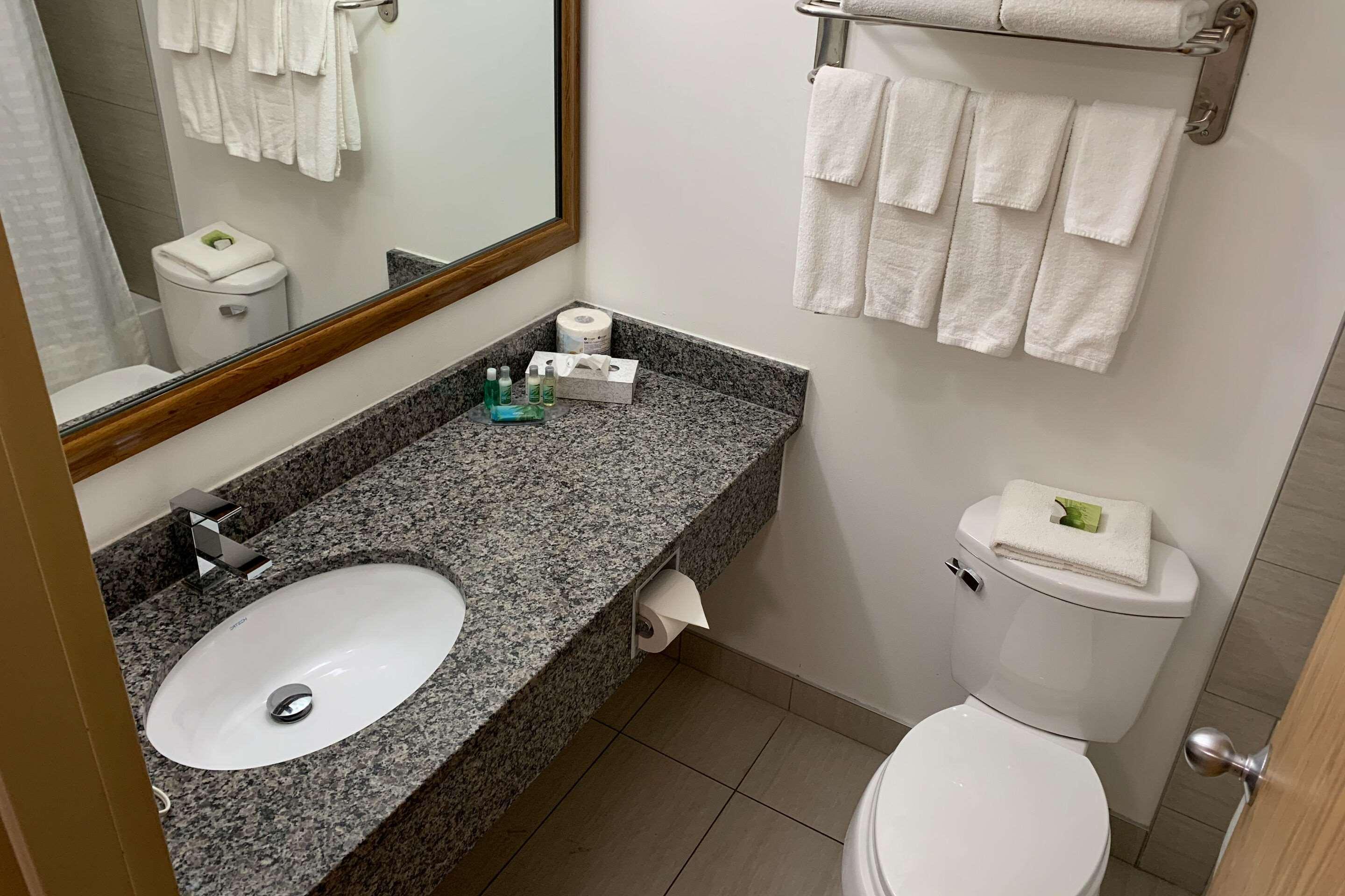 Rodeway Inn Windsor Mill Kültér fotó