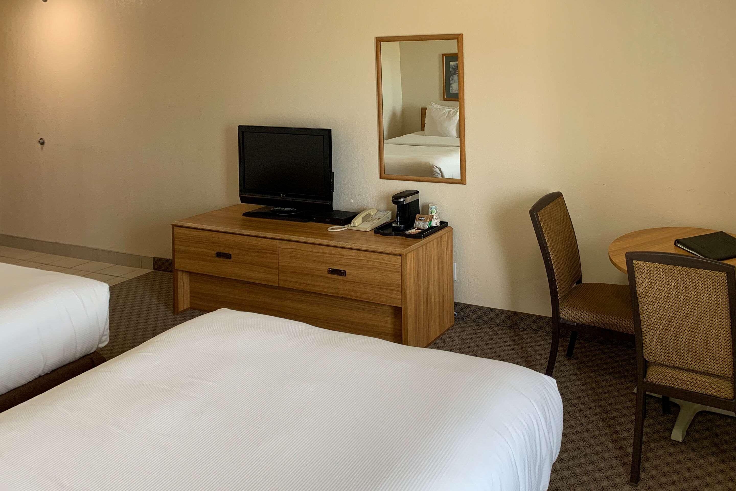 Rodeway Inn Windsor Mill Kültér fotó